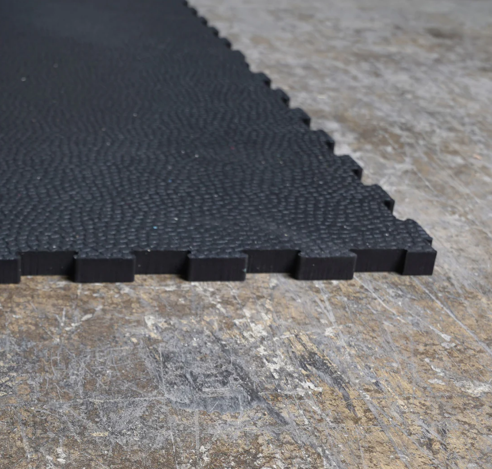 SURFACECO - TAPIS DE gym 4'x6' À EMBOÎTEMENT - Fitness Dépôt +