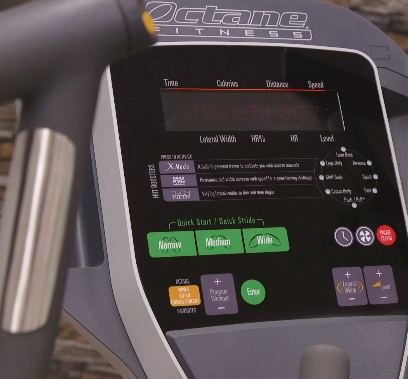 Octane LX8000 Commercial Latéral X, Con. standard - Fitness Dépôt +