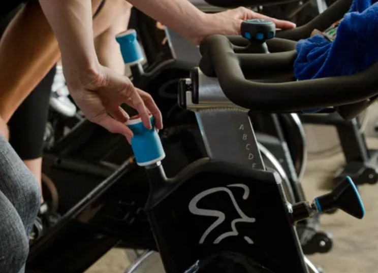 Vélo d'appartement Spinner Chrono Power SBK869 de Precor avec console - Fitness Dépôt +